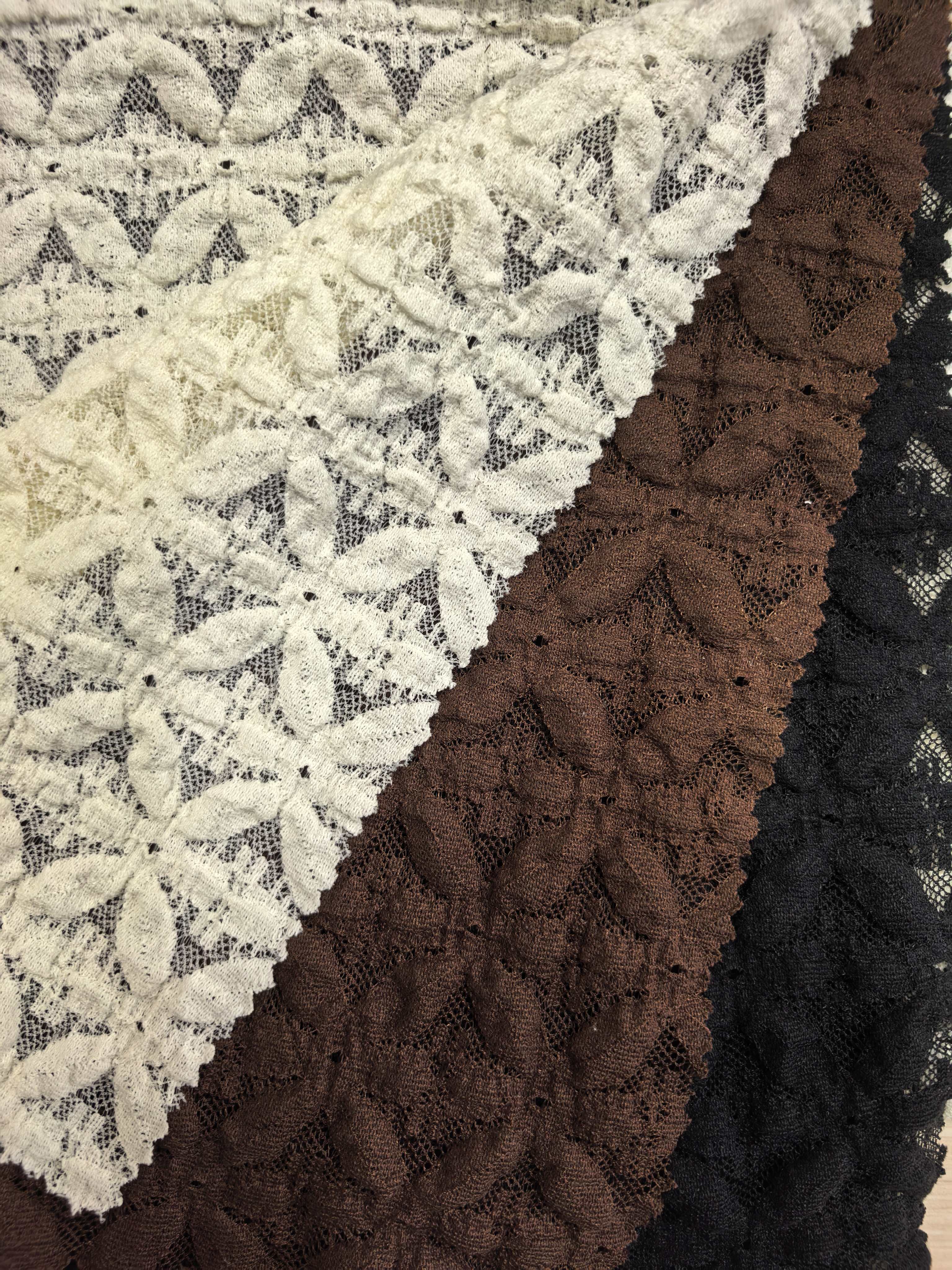 54%COTTON 44%N 2%SPANDEX