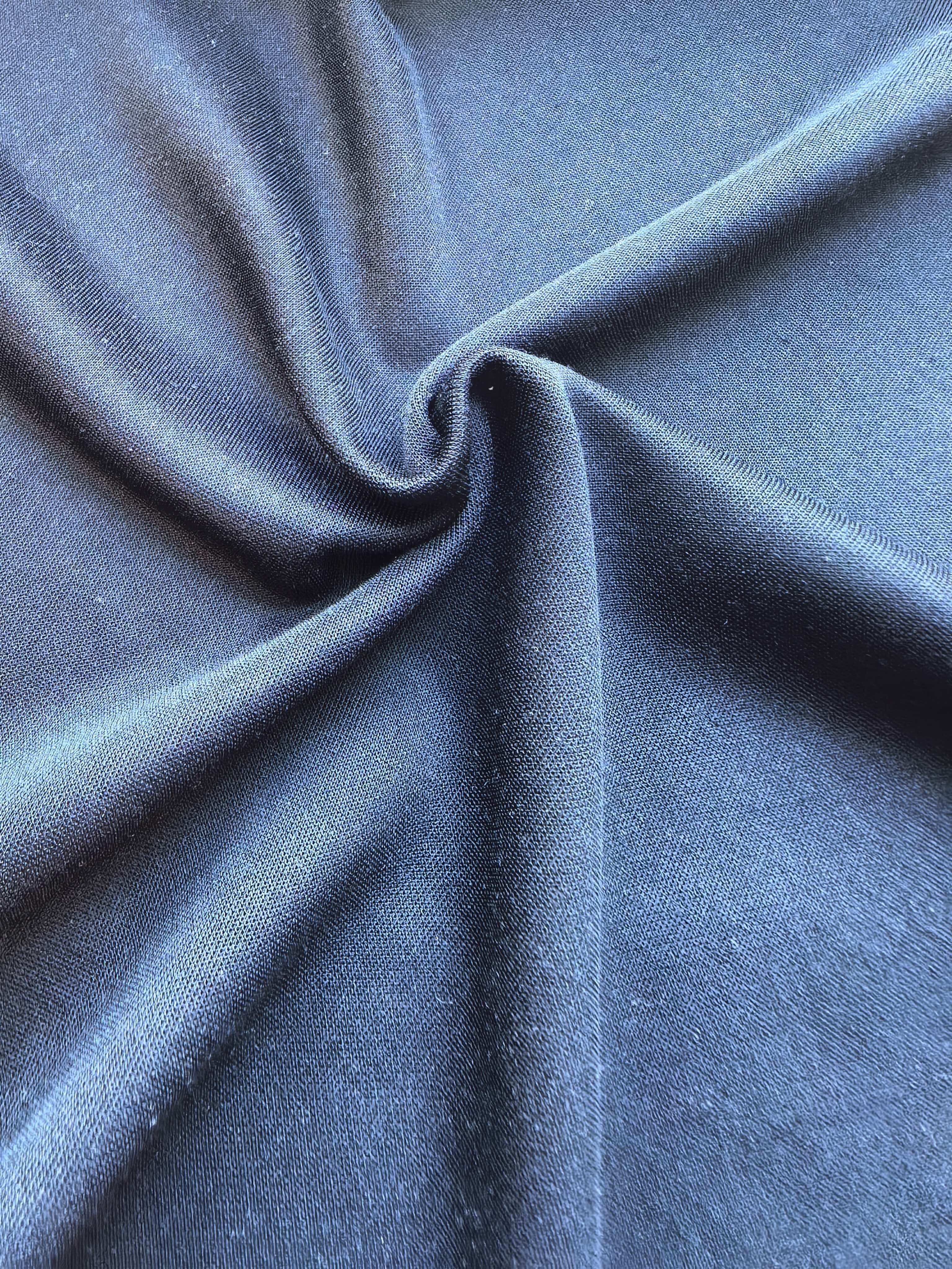 55%M 39%POLY 6%SPANDEX HS042